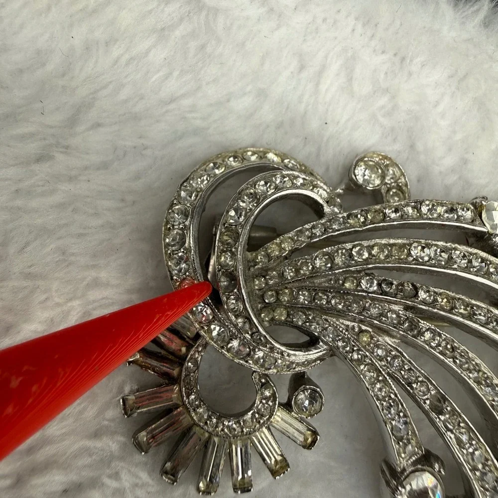 Vintage Rhinestone Fur Clip Silver Tone Spray Comet